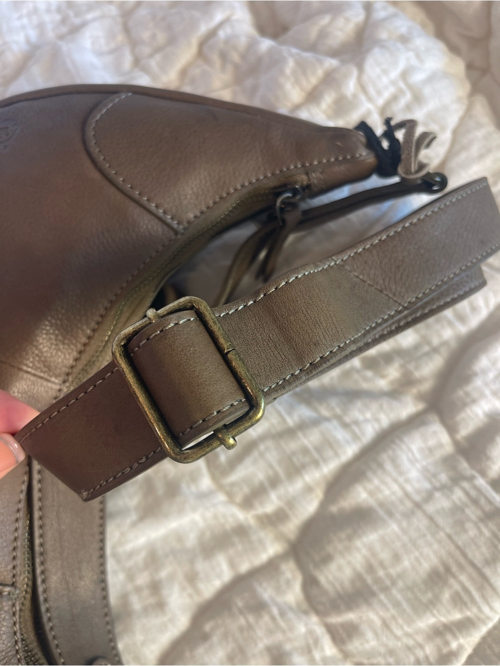 Born Olive Green Genuine Leather Crescent Shoulder Hobo Quiet Luxury Minimalist - Picture 11 of 16